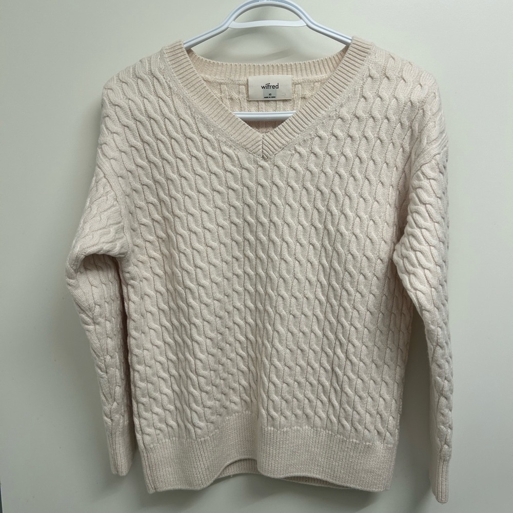 Aritzia wilfred cable knit v neck sweater XS